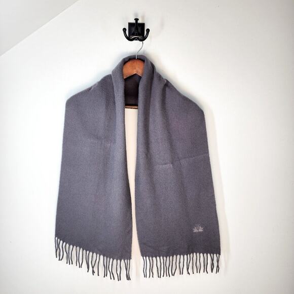 Fendi 100% Lambswool Fringed Gray Scarf Made in Italy Quiet Luxury Plain Neutral - Picture 1 of 5
